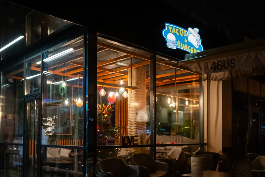 Tacos & Burgers — Fast food